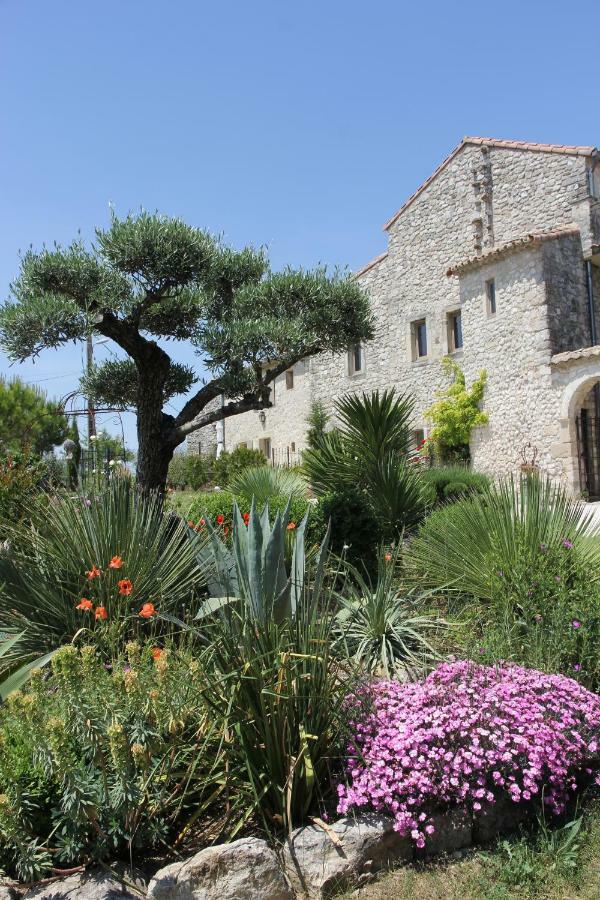 Le Pre De L'Aube Bed & Breakfast Montjoyer Oda fotoğraf